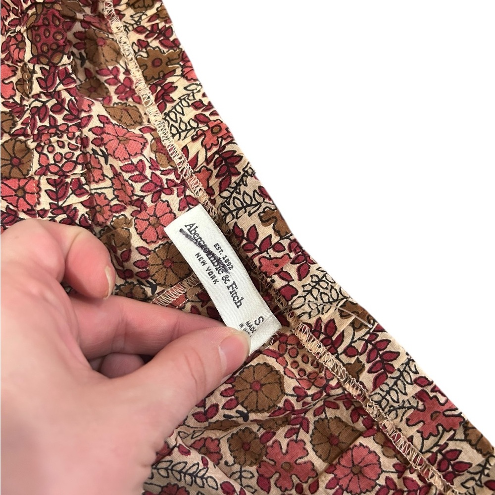 Abercrombie & Fitch Floral Wide Leg Pants - Red and White - Picture 5 of 8